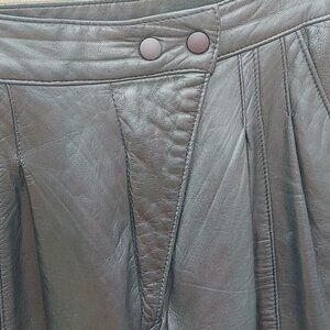 ATTRACTIVE DANIER Leather Pants Women's Size 6 Offset Asymmetrical Button Fly
